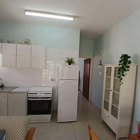 Cosy And Traditional House Apartment Meneou