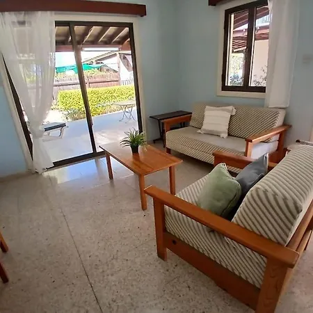 Cosy And Traditional House * Meneou