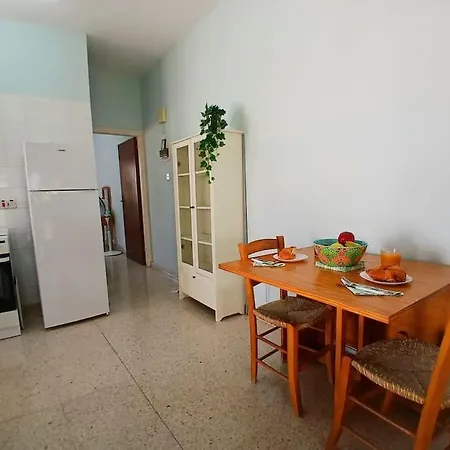 Cosy And Traditional House Apartment Meneou